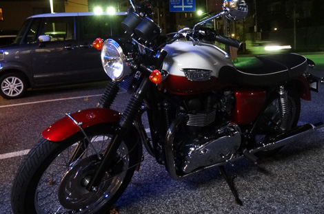 低く構えた伸びやかなデザインがかっちょいい。やっぱり色気があります。